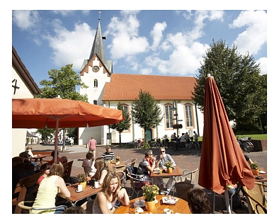 Marktplatz, Menschen im Café Marktplatz, Menschen im Café © Stadt Osterholz-Scharmbeck