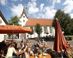 Marktplatz, Menschen im Café Marktplatz, Menschen im Café © Stadt Osterholz-Scharmbeck